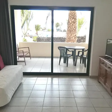 Playa Roca Modern - Seafront Pool Complex דירה