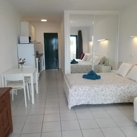 Playa Roca Modern - Seafront Pool Complex * Costa Teguise