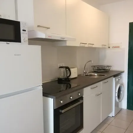 Playa Roca Modern - Seafront Pool Complex Apartment