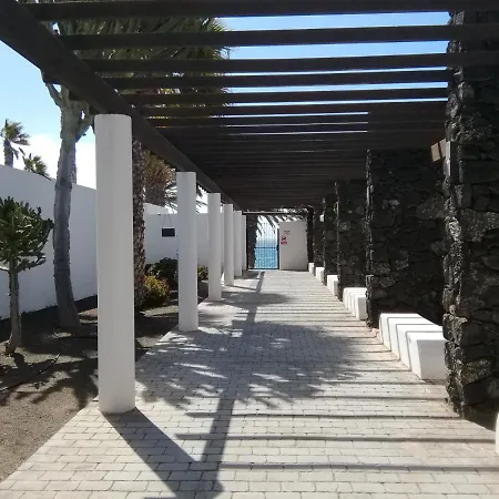 Apartment Playa Roca Modern - Seafront Pool Complex Costa Teguise