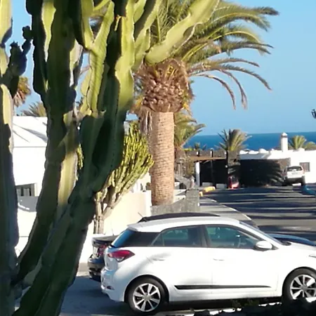 Playa Roca Modern - Seafront Pool Complex Apartment